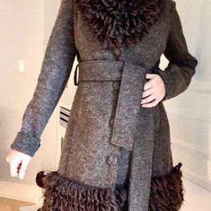 Vintage Italian style light wool coat, below the knee, spring summer seasons